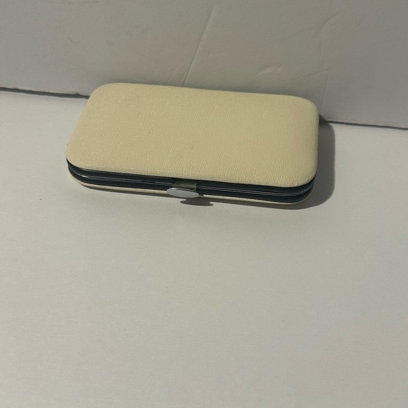 Gold Manicure Set in Case - Picture 2 of 4